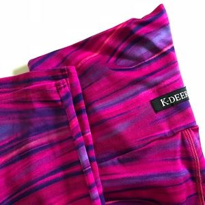 K-Deer Strawberry Fields Capri size Small